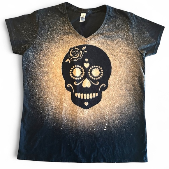 Gildan Tops - Sugar Floral Skull | Black & Gold T-Shirt | Size XL